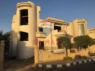 4 Bedroom Villa for Sale in New Cairo, Cairo - PHOTO-2024-09-05-19-38-30 (2). jpg