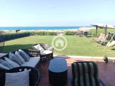 3 Bedroom Chalet for Sale in North Coast, Matruh - شالية 110 بجاردن 140م متشطب للبيع دايركت علي البحر في تلال العلمين Chalet 110sqm + Garden 140sqm Fully Finished at Telal Alamein