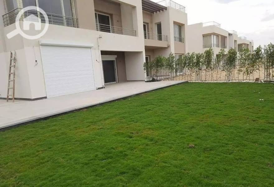 Standalone villa 279m in the heart of October in The Crown Palm Hills