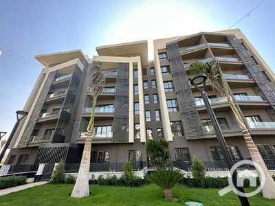 2 Bedroom Flat for Sale in Madinaty, Cairo - بمقدم ٢,٥ مليون استلم شقة عقد قديم بكمبوند بريفادو بالنادى والجراچ