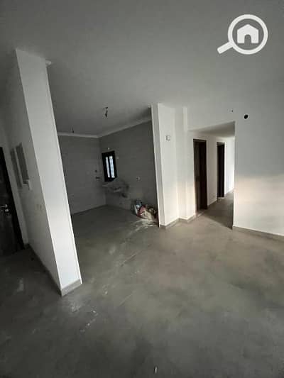 2 Bedroom Flat for Sale in Madinaty, Cairo - اخر شقه ارضي بجاردن عقد قديم وتقسيط علي ١٢ سنه" كومباوند بريفادو"