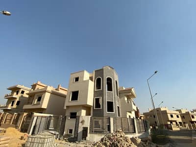 4 Bedroom Villa for Sale in 6th of October, Giza - 31e94a00-64e6-4f2c-8ae0-6b21c1d64861. jpg