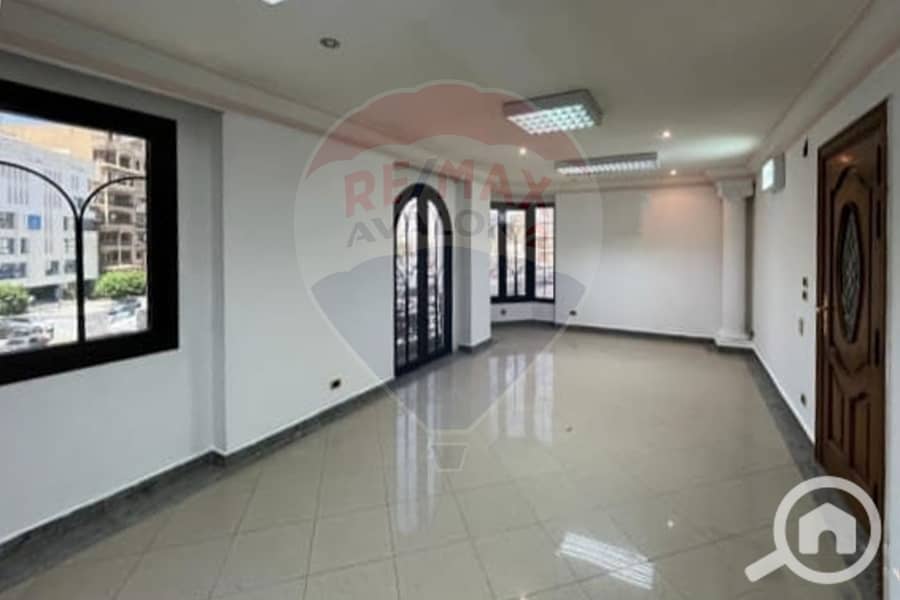 Villa in Heliopolis 10 bedrooms 32000000 EGP - 201596388