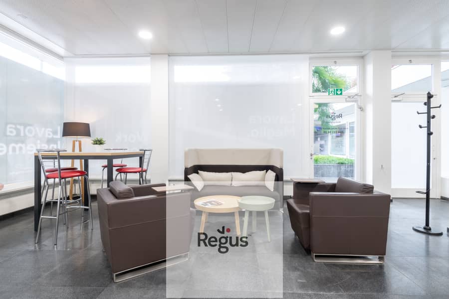 2 Regus Lugano Paradiso 5834 Lugano Switzerland Business Lounge. jpg