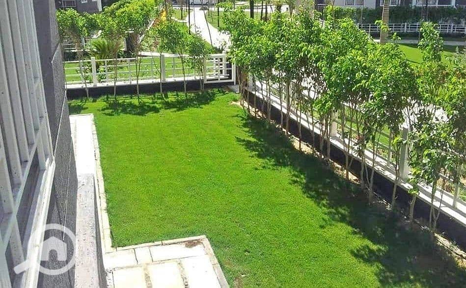 114 sqm apartment in a 94 sqm garden in front of Cairo International Airport