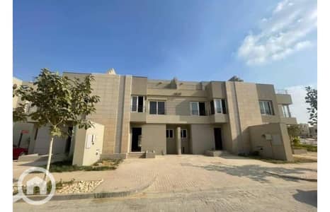 5 Bedroom Townhouse for Sale in 6th of October, Giza - 2d1fa005-614a-4bb6-bdca-ebf9de8a7ee1. jfif. jpg