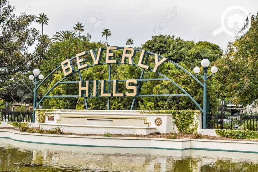 2 55920247-beverly-hills-ca-usa-â€“-january-16-2016-beverly-hills-gardens-park-sign-in-los-angeles-park-with. jpg