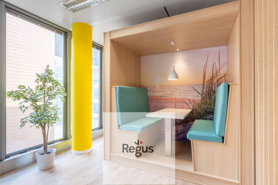 5 Regus Eolis Square 2523 Luxembourg Business Lounge. jpg