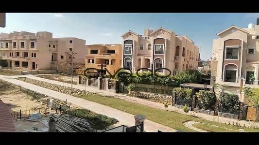 10 Bedroom Villa for Sale in New Cairo, Cairo - تاون هاوس للبيع في قلب التجمع الخامس خلف الجامعة الأمريكية. jpg