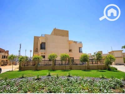 3 Bedroom Townhouse for Sale in Sheikh Zayed, Giza - اخر فاميلي هاوس فوري بقلب الشيخ زايد القديمه خلف زايد 2000 تقسيط