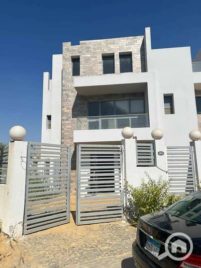 4 Bedroom Villa for Sale in Sheikh Zayed, Giza - 472571992_122132659076559359_2766710789643707333_n. jpg