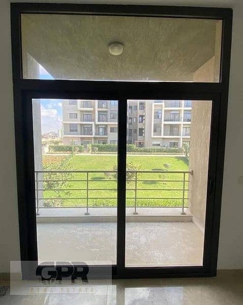 For a limited time Apartment with ready to live for sale in Fifth square Al Marasem the heart of the Fifth Settlement New Cairo