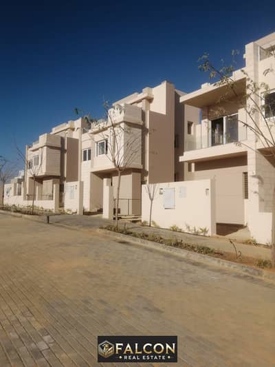 4 Bedroom Townhouse for Sale in 6th of October, Giza - cd35a99e-3cd8-42f0-b511-793f10be85f6 (1). jpg