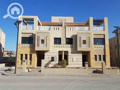 4 Bedroom Twin House for Sale in Sheikh Zayed, Giza - 0803582c-3218-436c-a00b-2159039ec967. jpg