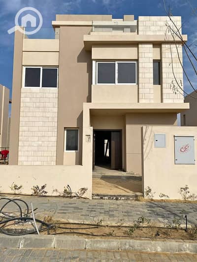 4 Bedroom Townhouse for Sale in 6th of October, Giza - 473345918_2947774335377852_7741631267389902160_n. jpg