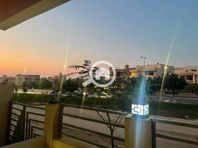 3 Bedroom Flat for Sale in Obour City, Cairo - شقة ارضى بجاردن للبيع اول سكن بأرقى لوكيشن فالعبور "بيت الوطن السابع"