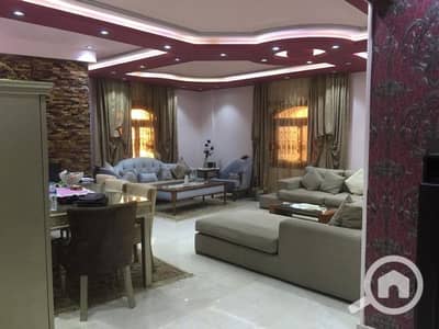 3 Bedroom Flat for Sale in Obour City, Cairo - شقة 260م ارضى مرتفع الترا سوبر لوكس للبيع فى الحى التالت