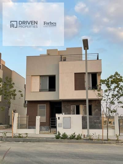 4 Bedroom Villa for Sale in New Cairo, Cairo - 584ac835-14f6-45c0-93f9-83a912a25a2d. jpg