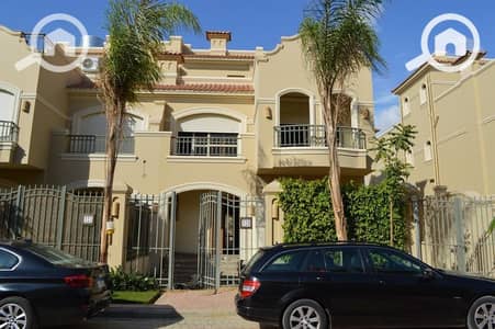 4 Bedroom Townhouse for Sale in Shorouk City, Cairo - Villa Townhouse Corner Ready to move with a 25% Discount in El Patio 5 East Lavista