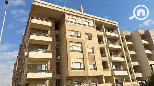 3 Bedroom Flat for Sale in New Cairo, Cairo - شقه للبيع في اللوتس الشماليه منطقه رابعه